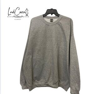 Gray Gildan Women Crewneck Sweatshirt 2X Large
NWOT
